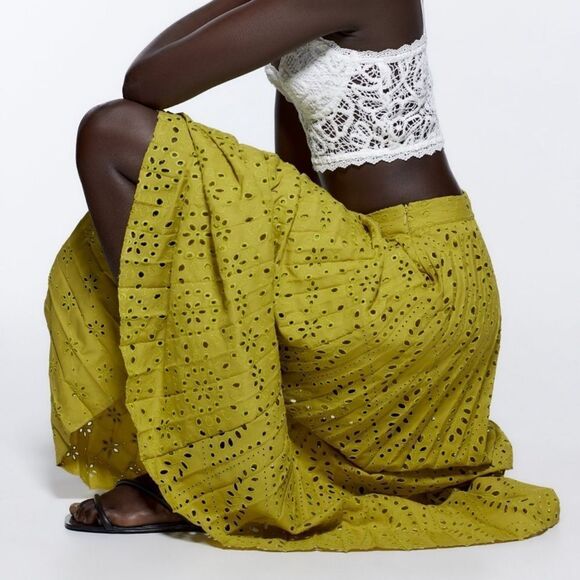 Zara open work embroidered pleated skirt - Picture 6 of 7